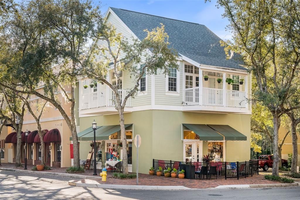 Activo con contrato: $429,900 (3 camas, 2 baños, 1506 Pies cuadrados)