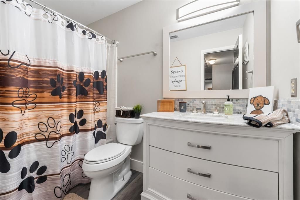 Activo con contrato: $429,900 (3 camas, 2 baños, 1506 Pies cuadrados)