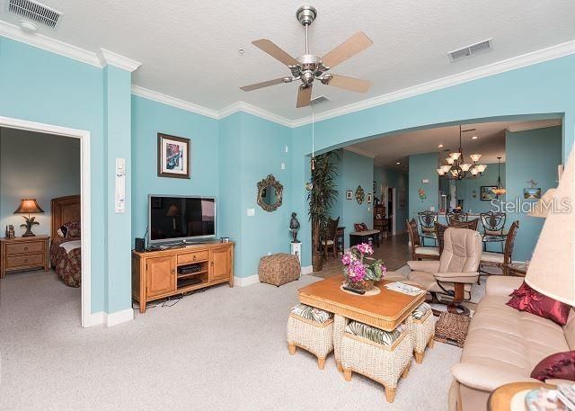 En Venta: $675,000 (3 camas, 3 baños, 2003 Pies cuadrados)