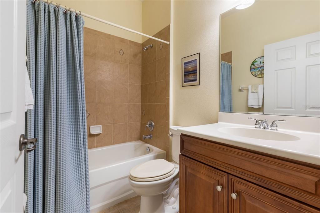 En Venta: $675,000 (3 camas, 3 baños, 2003 Pies cuadrados)