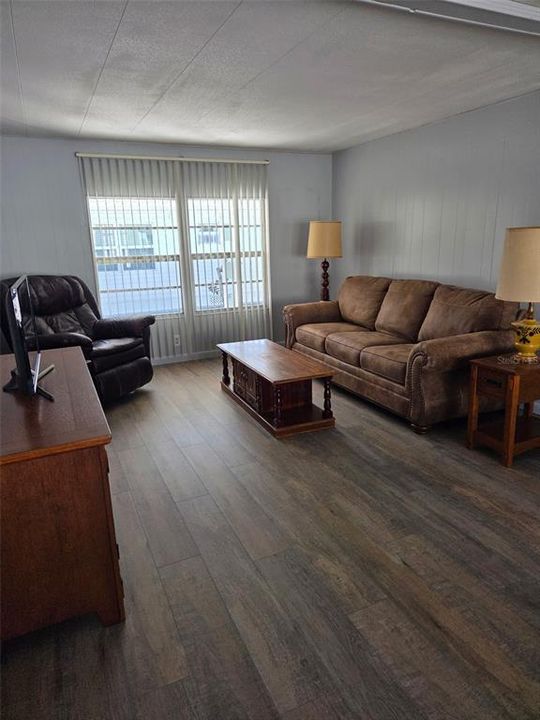 For Sale: $185,000 (2 beds, 2 baths, 1008 Square Feet)