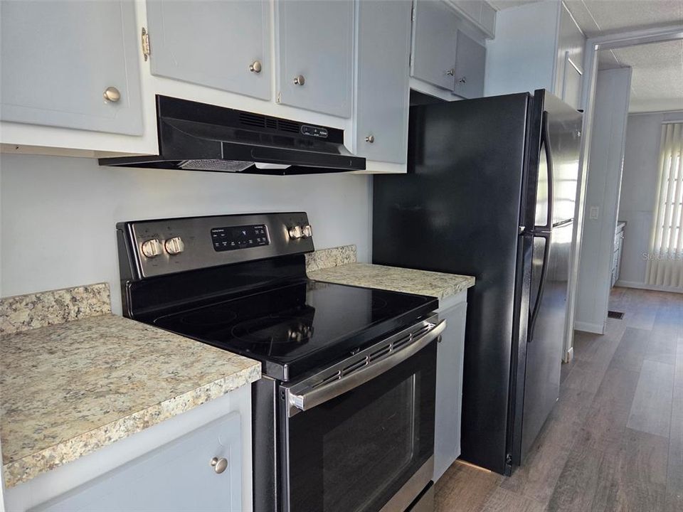 For Sale: $185,000 (2 beds, 2 baths, 1008 Square Feet)