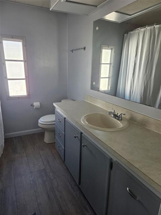 For Sale: $185,000 (2 beds, 2 baths, 1008 Square Feet)