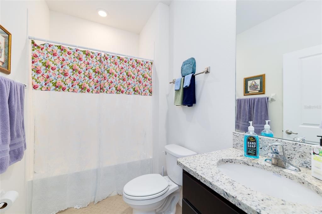 出租: $2,000 (2 贝兹, 2 浴室, 1815 平方英尺)