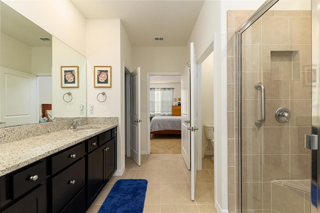 出租: $2,000 (2 贝兹, 2 浴室, 1815 平方英尺)