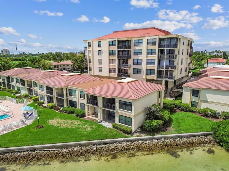 В аренду: $3,500 (2 спален, 2 ванн, 890 Квадратных фут)