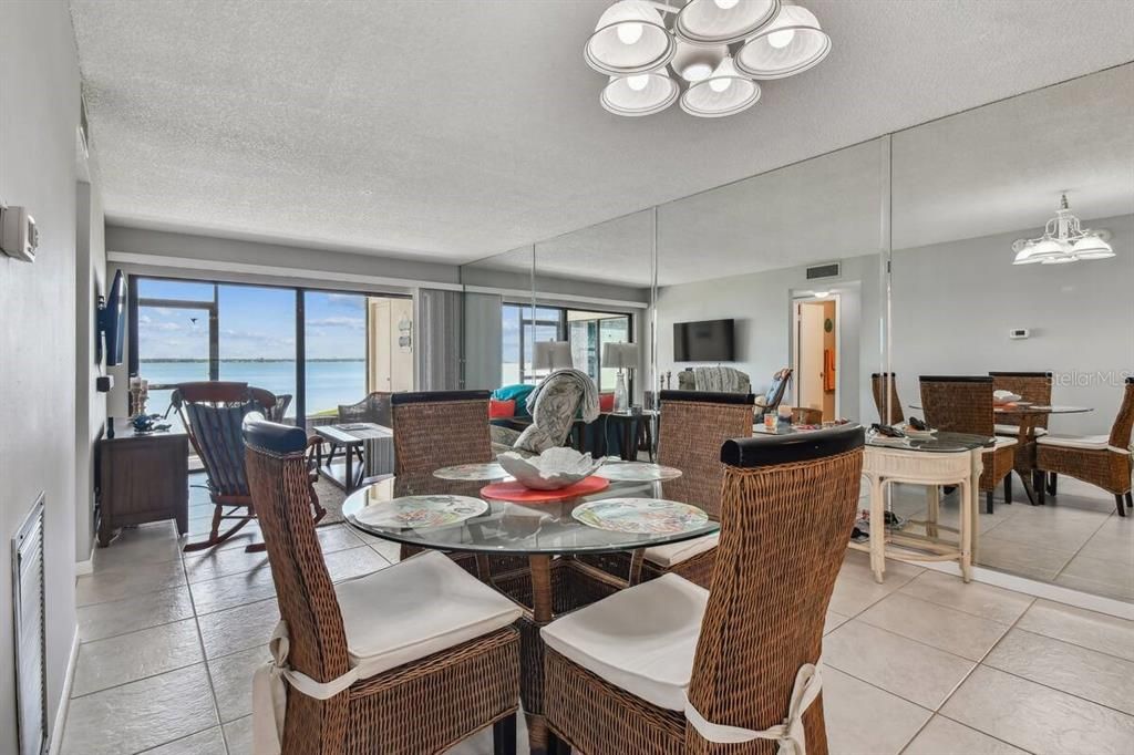 В аренду: $3,500 (2 спален, 2 ванн, 890 Квадратных фут)