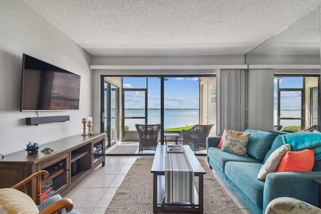 В аренду: $3,500 (2 спален, 2 ванн, 890 Квадратных фут)