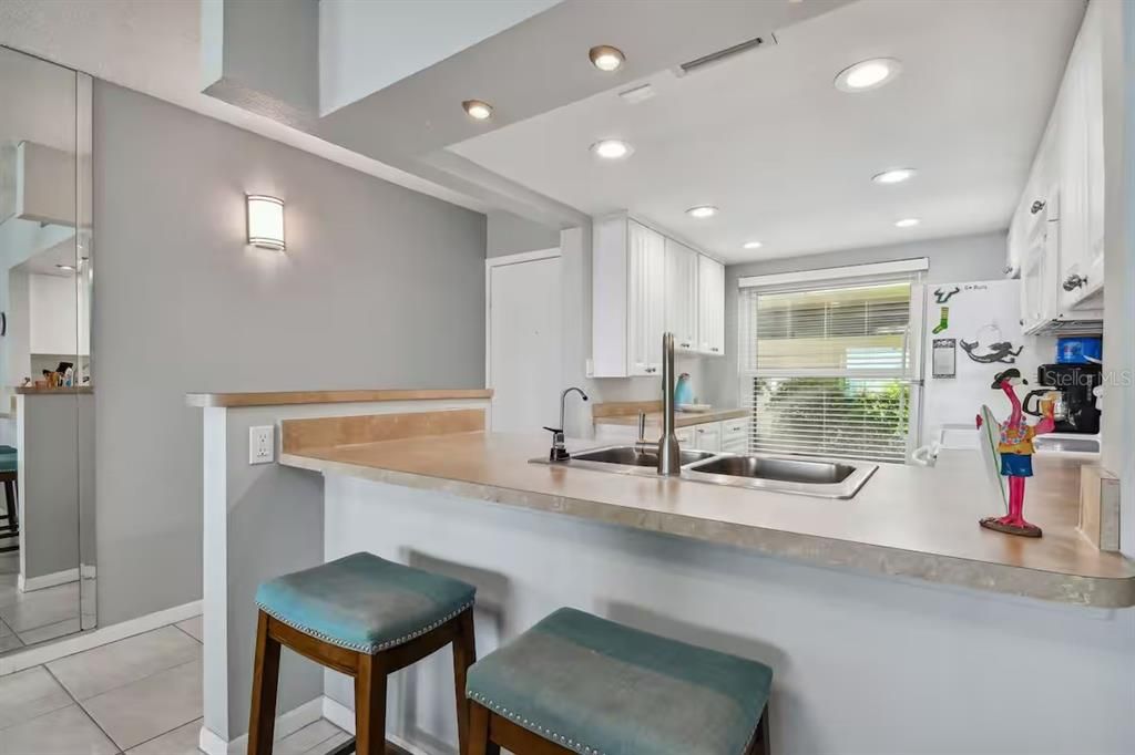 В аренду: $3,500 (2 спален, 2 ванн, 890 Квадратных фут)