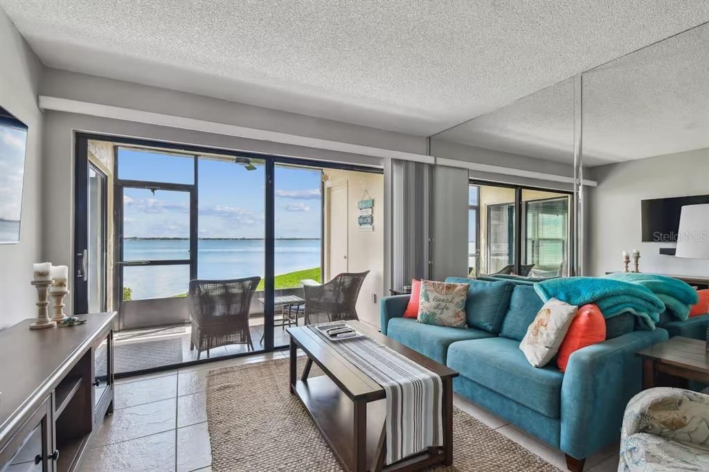 В аренду: $3,500 (2 спален, 2 ванн, 890 Квадратных фут)