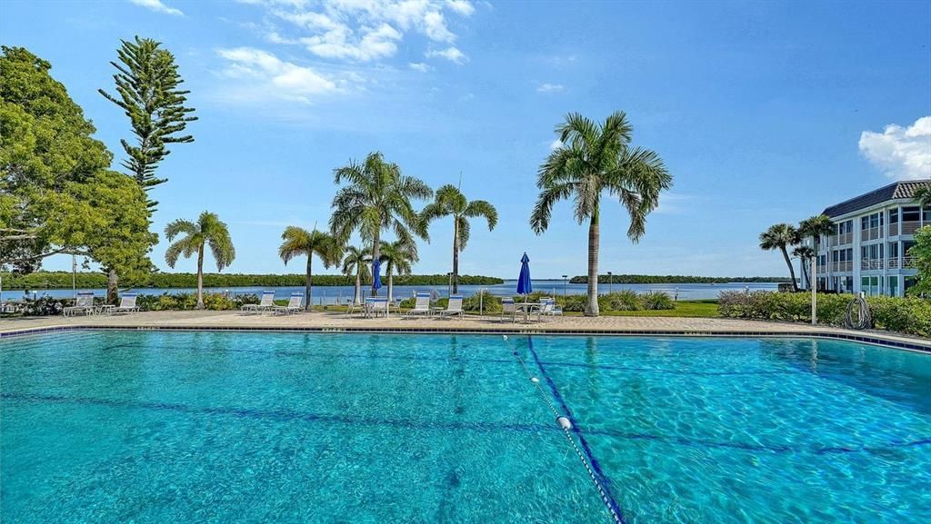 For Sale: $749,000 (2 beds, 2 baths, 1316 Square Feet)