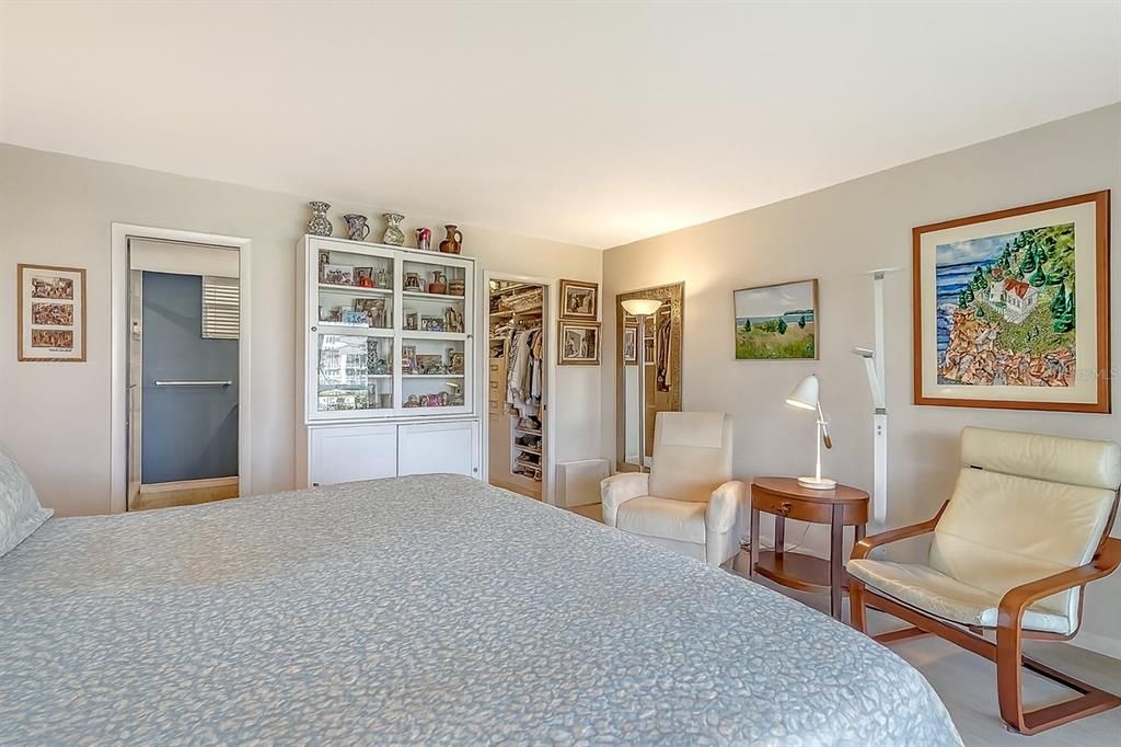 For Sale: $749,000 (2 beds, 2 baths, 1316 Square Feet)