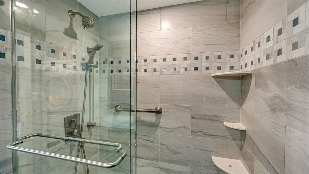 For Sale: $749,000 (2 beds, 2 baths, 1316 Square Feet)