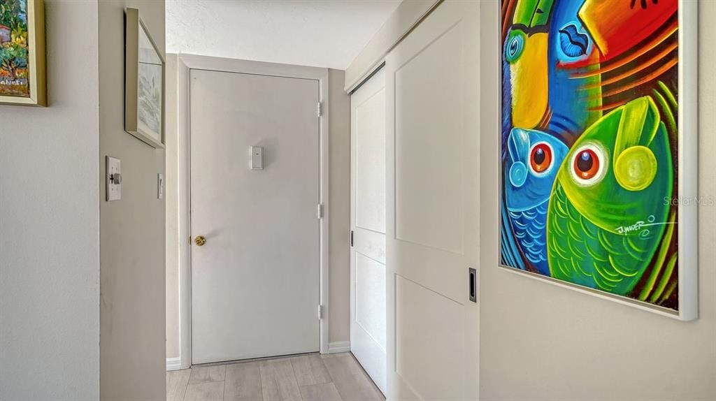 For Sale: $749,000 (2 beds, 2 baths, 1316 Square Feet)