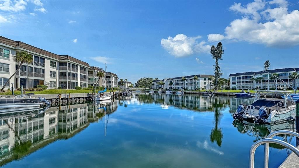 For Sale: $749,000 (2 beds, 2 baths, 1316 Square Feet)