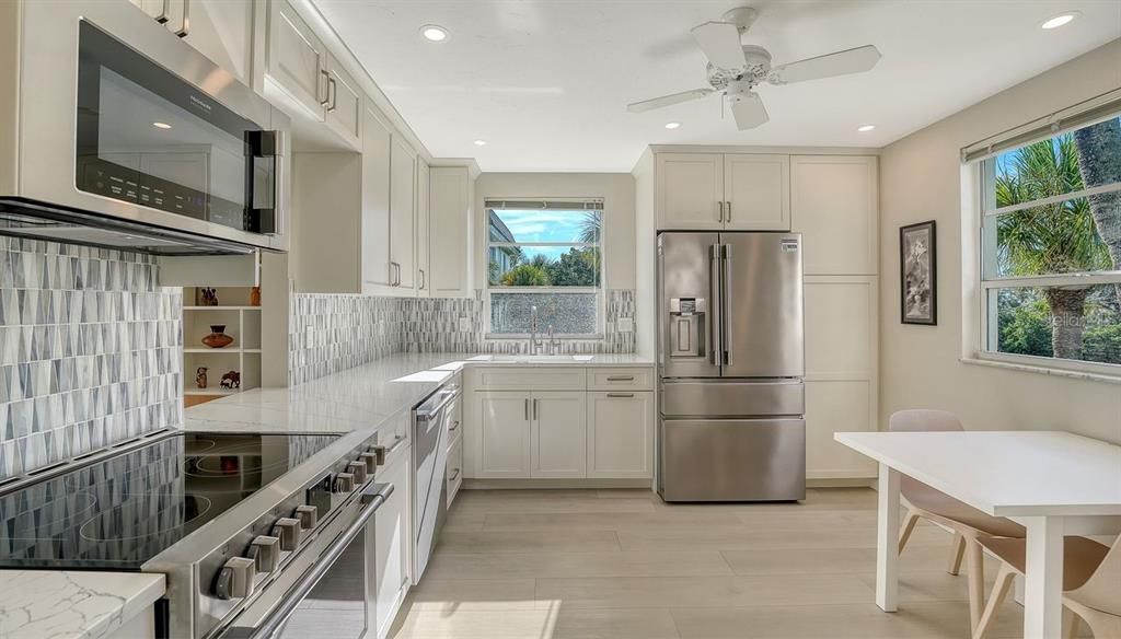 For Sale: $749,000 (2 beds, 2 baths, 1316 Square Feet)