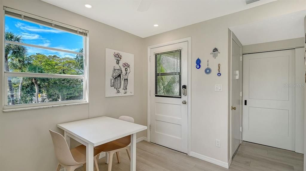 For Sale: $749,000 (2 beds, 2 baths, 1316 Square Feet)