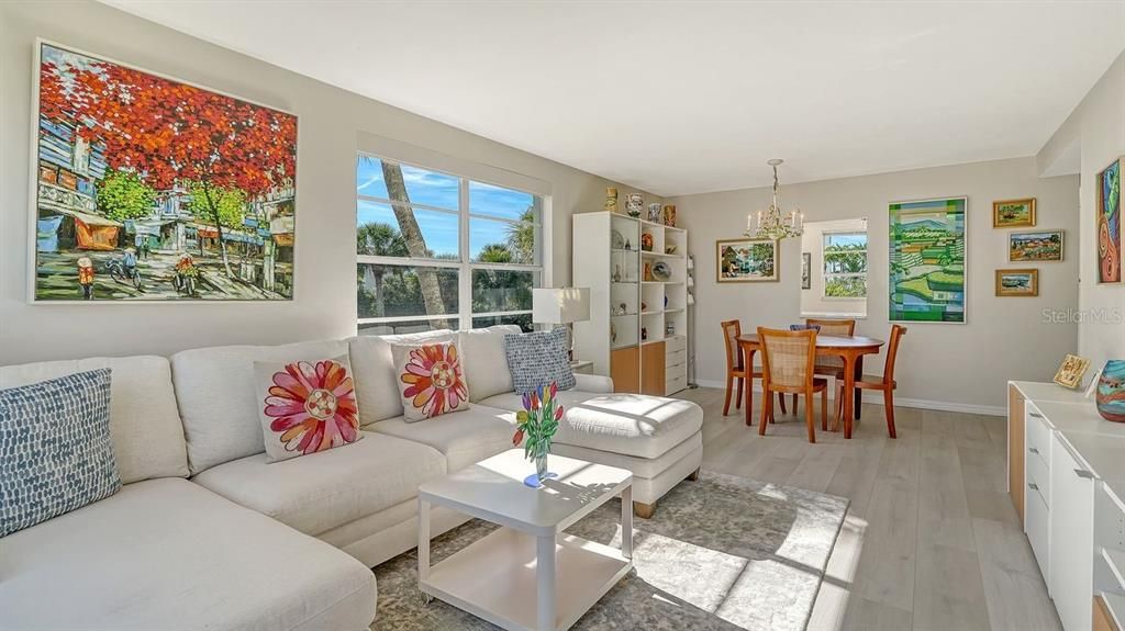 For Sale: $749,000 (2 beds, 2 baths, 1316 Square Feet)