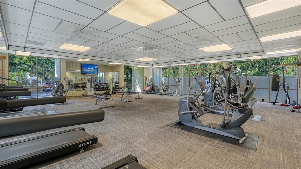 For Sale: $749,000 (2 beds, 2 baths, 1316 Square Feet)