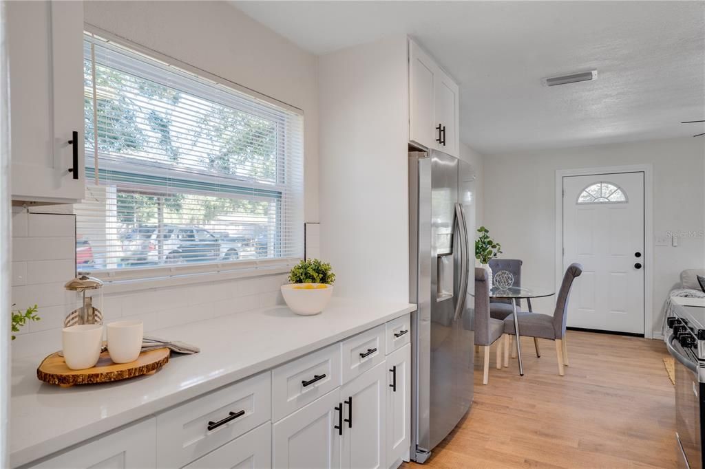 For Sale: $259,000 (2 beds, 1 baths, 768 Square Feet)