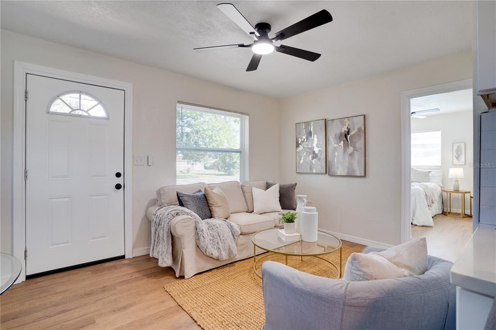 For Sale: $259,000 (2 beds, 1 baths, 768 Square Feet)