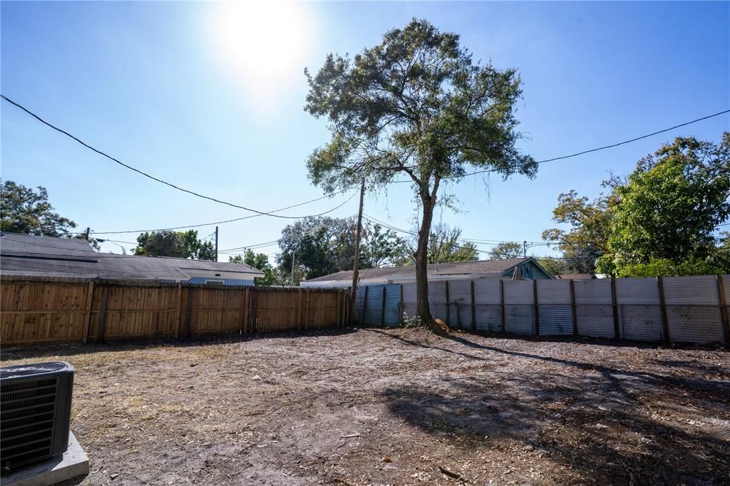 For Sale: $259,000 (2 beds, 1 baths, 768 Square Feet)