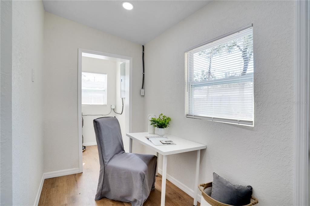 For Sale: $259,000 (2 beds, 1 baths, 768 Square Feet)