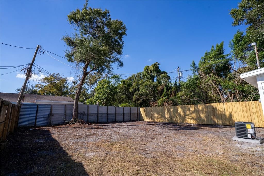 For Sale: $259,000 (2 beds, 1 baths, 768 Square Feet)