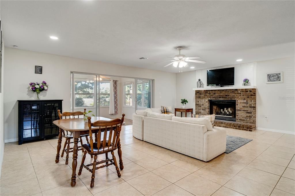 На продажу: $495,000 (3 спален, 2 ванн, 1948 Квадратных фут)