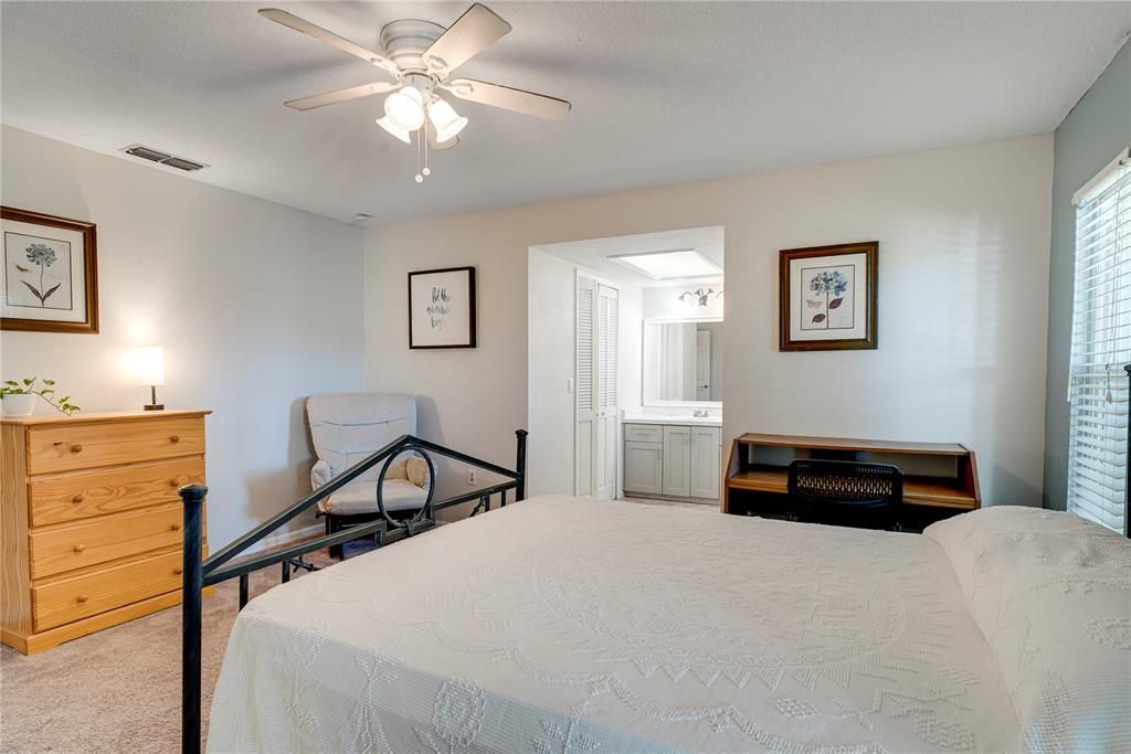 На продажу: $495,000 (3 спален, 2 ванн, 1948 Квадратных фут)