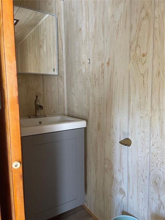 For Sale: $115,000 (1 beds, 1 baths, 824 Square Feet)