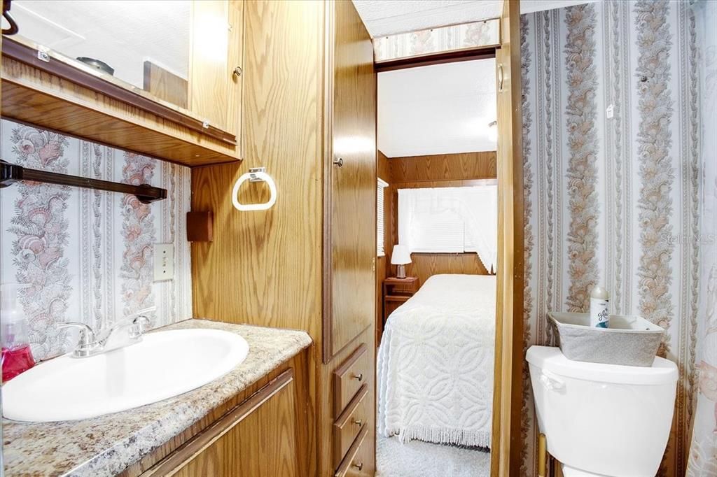 For Sale: $115,000 (1 beds, 1 baths, 824 Square Feet)