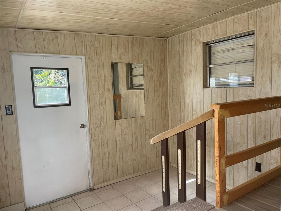 For Sale: $115,000 (1 beds, 1 baths, 824 Square Feet)