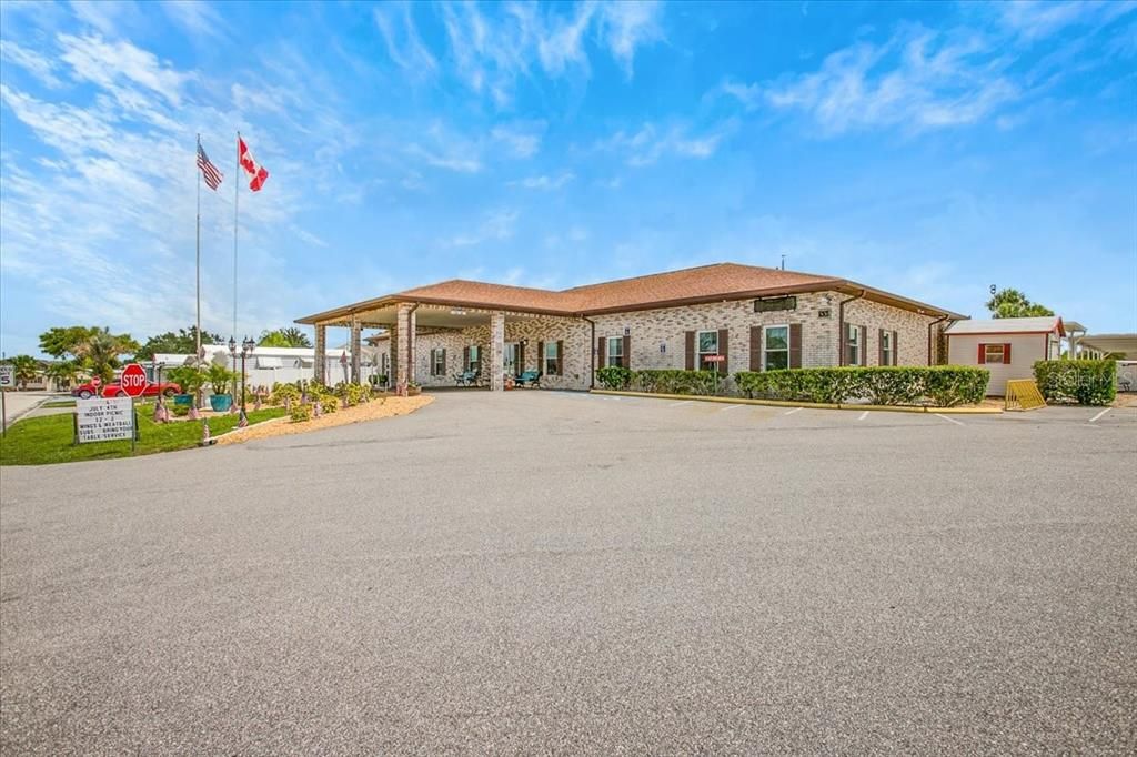 For Sale: $115,000 (1 beds, 1 baths, 824 Square Feet)