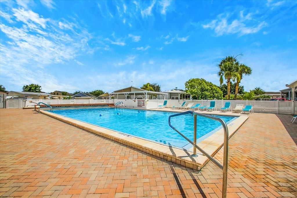 For Sale: $115,000 (1 beds, 1 baths, 824 Square Feet)