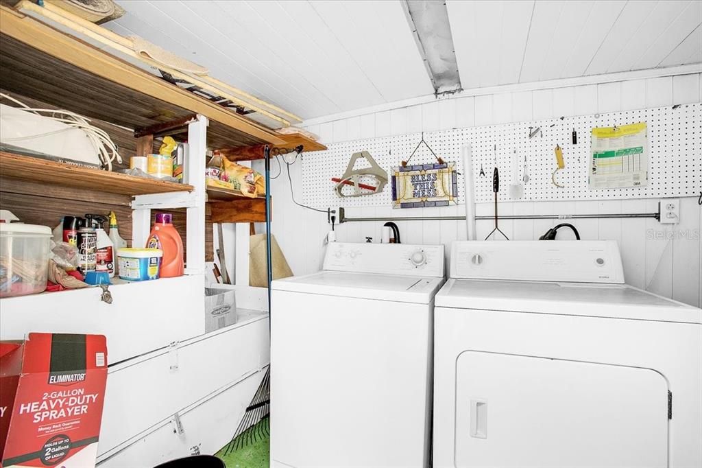 For Sale: $115,000 (1 beds, 1 baths, 824 Square Feet)