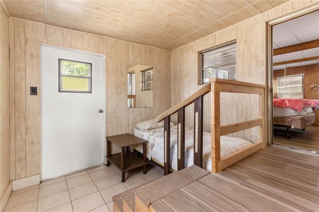 For Sale: $115,000 (1 beds, 1 baths, 824 Square Feet)