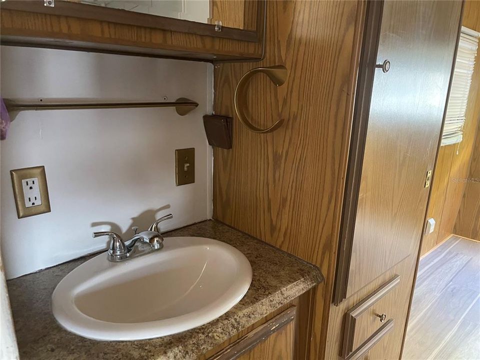 For Sale: $115,000 (1 beds, 1 baths, 824 Square Feet)