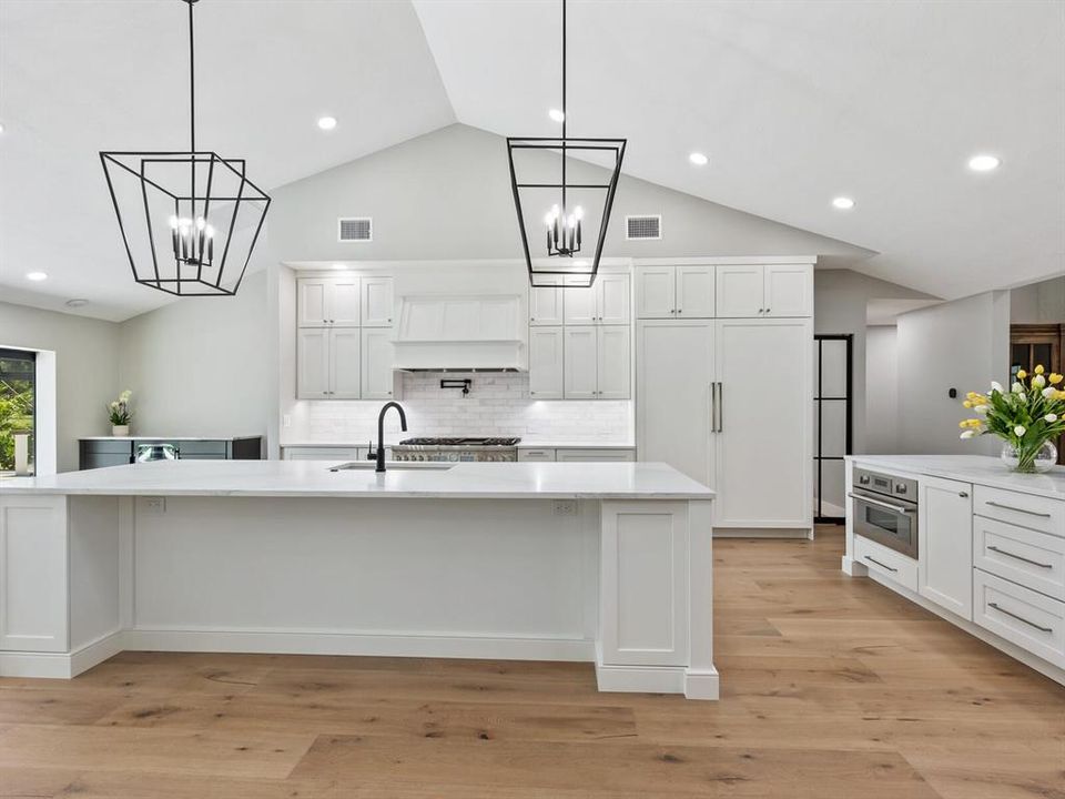 For Sale: $2,299,900 (5 beds, 3 baths, 3236 Square Feet)