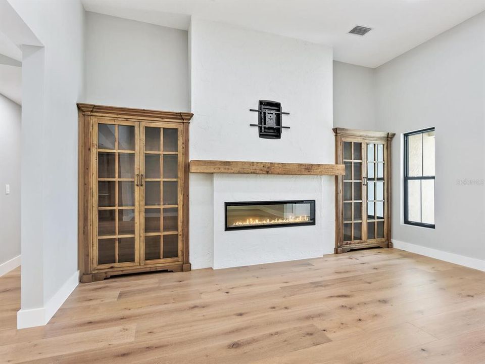 For Sale: $2,299,900 (5 beds, 3 baths, 3236 Square Feet)