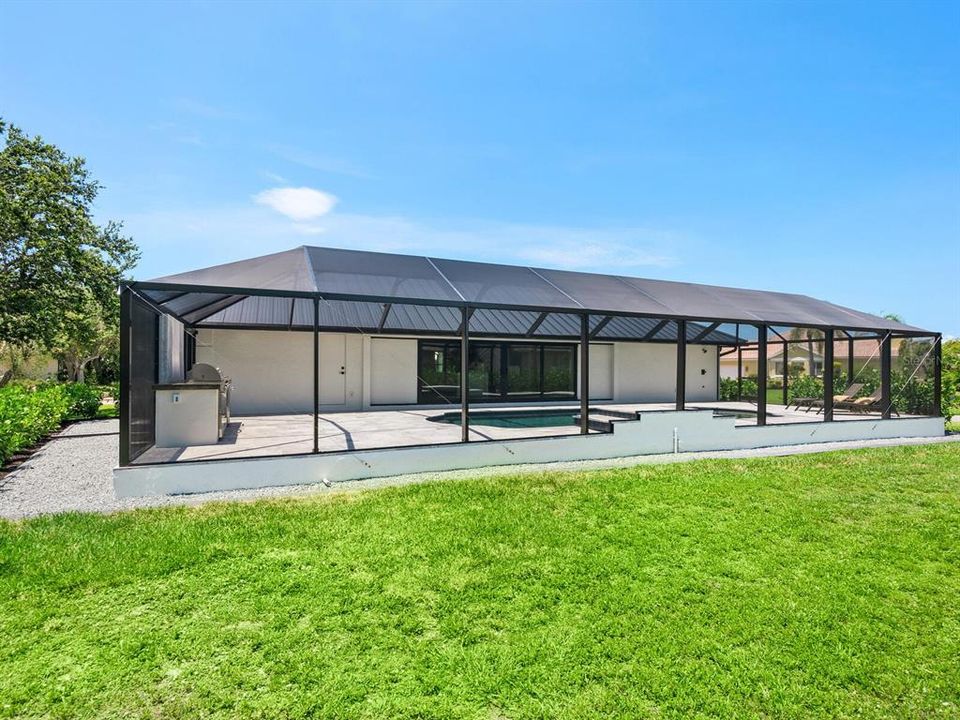 For Sale: $2,299,900 (5 beds, 3 baths, 3236 Square Feet)