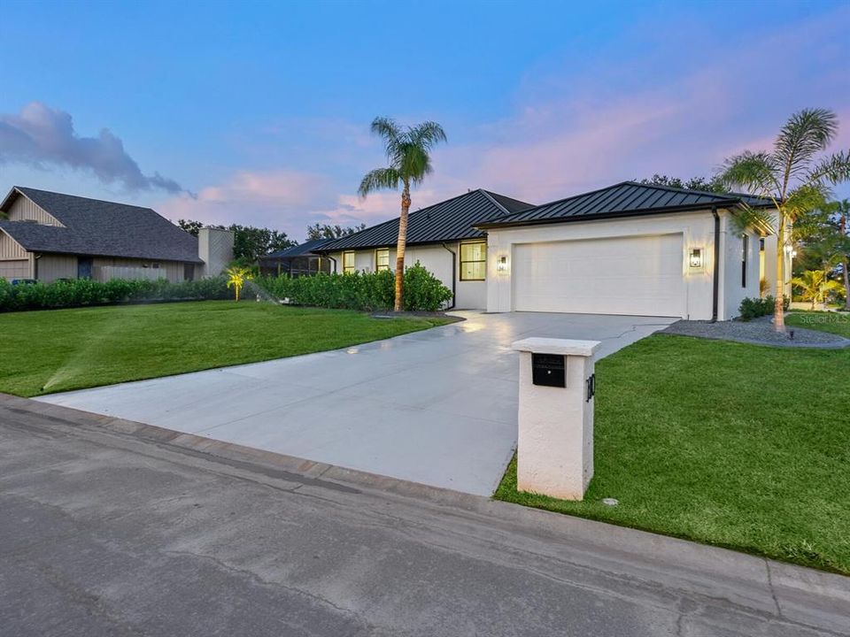 For Sale: $2,299,900 (5 beds, 3 baths, 3236 Square Feet)