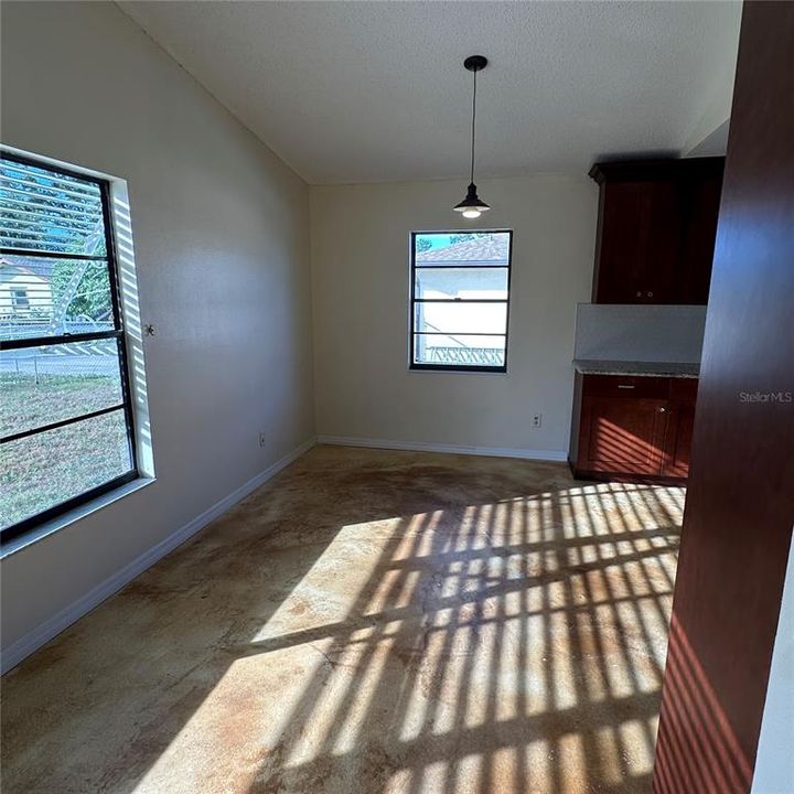 For Sale: $339,900 (2 beds, 2 baths, 1700 Square Feet)