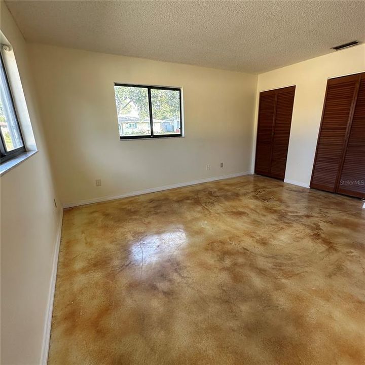 For Sale: $339,900 (2 beds, 2 baths, 1700 Square Feet)