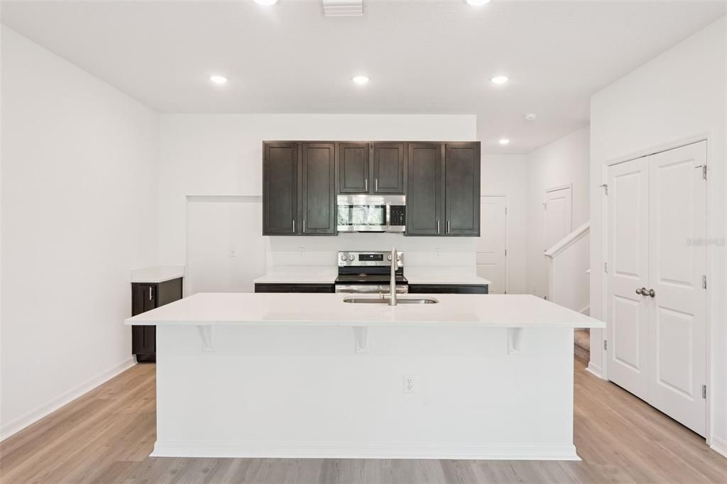 For Sale: $279,805 (3 beds, 2 baths, 1657 Square Feet)