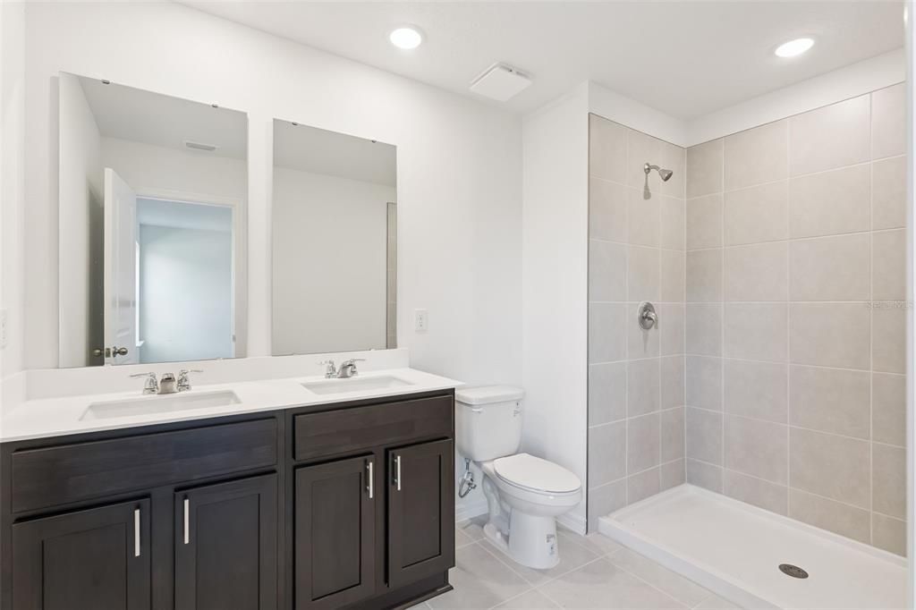 For Sale: $279,805 (3 beds, 2 baths, 1657 Square Feet)