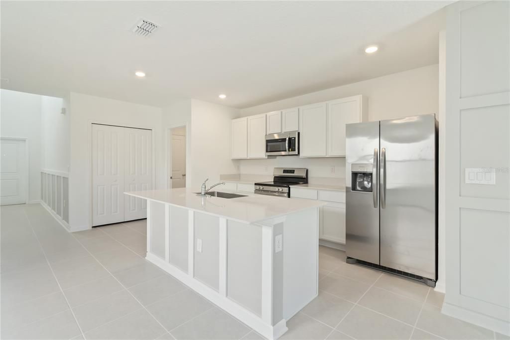 For Rent: $2,700 (5 beds, 2 baths, 2389 Square Feet)