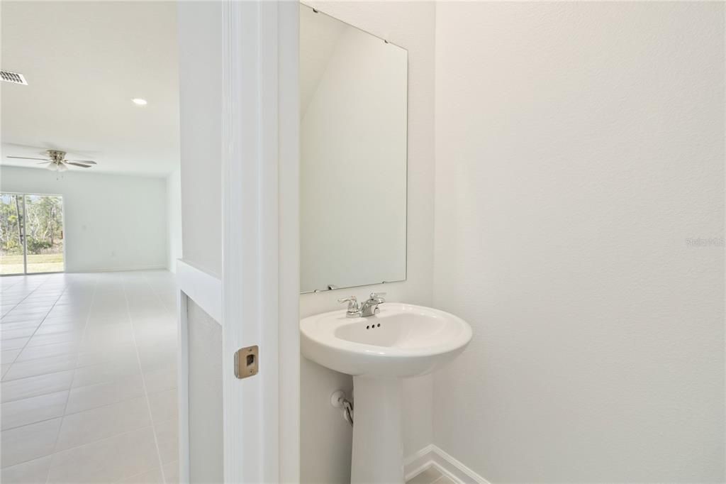 For Rent: $2,700 (5 beds, 2 baths, 2389 Square Feet)