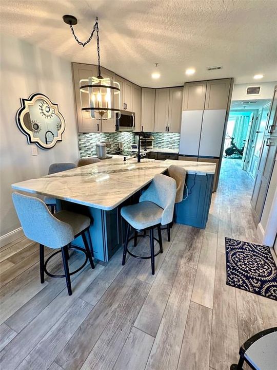 待售: $419,900 (3 贝兹, 2 浴室, 946 平方英尺)