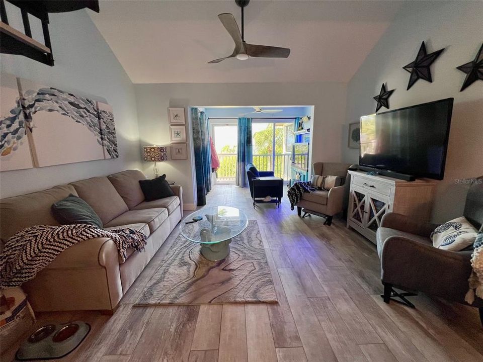 待售: $419,900 (3 贝兹, 2 浴室, 946 平方英尺)